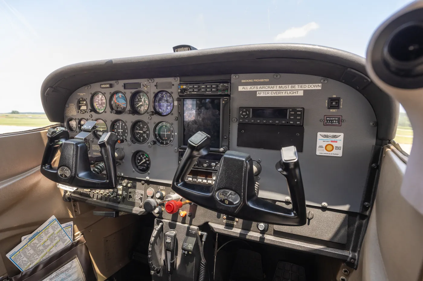 Cessna 172 Skyhawk (N5213F) at Jefferson City Flying Service — photo 3