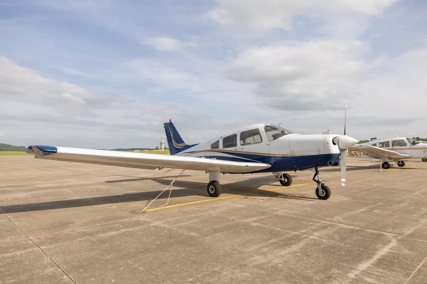 Piper PA-28 Warrior (N8248T) at Jefferson City Flying Service — photo 1
